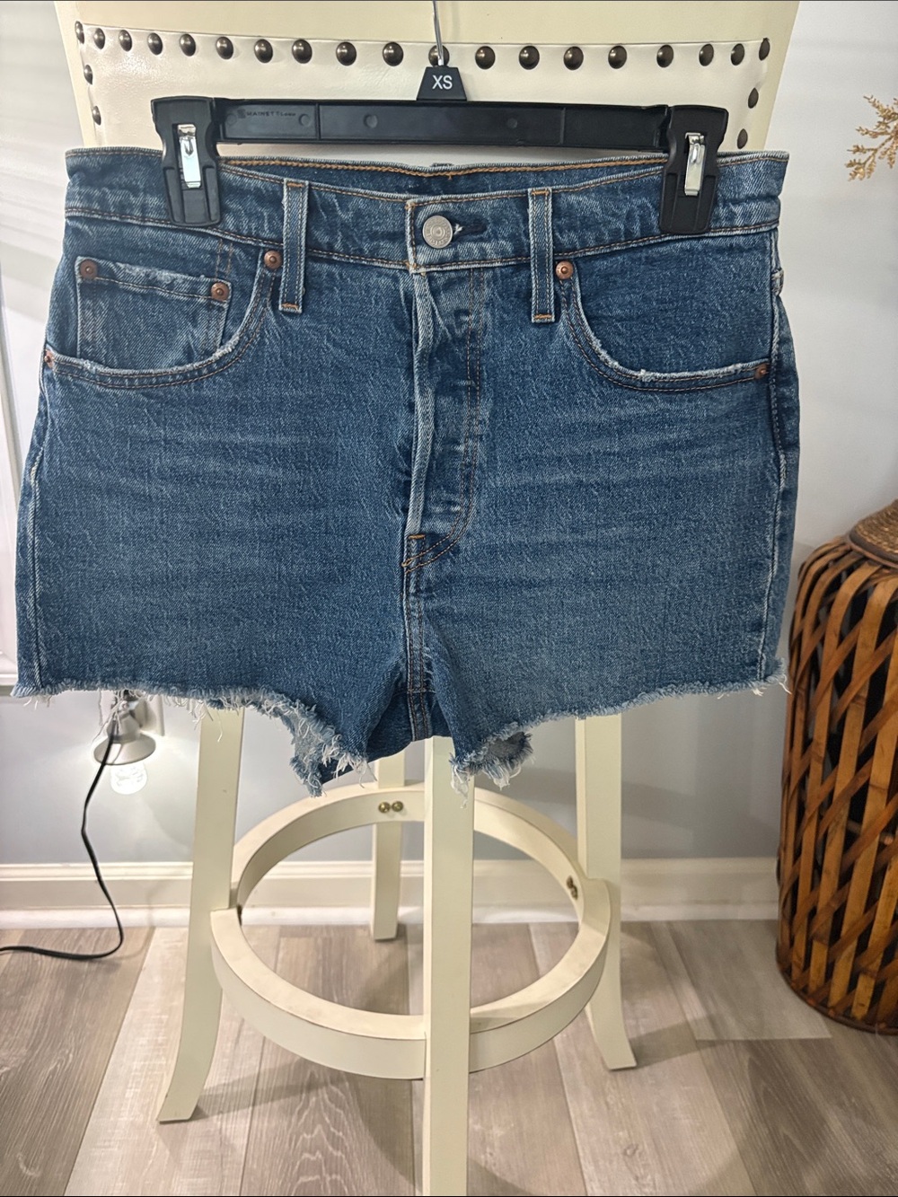 Levi's Raw Hem Denim Shorts - Blue Wash